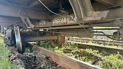 В Челябинске сошли с рельсов два вагона со щебнем