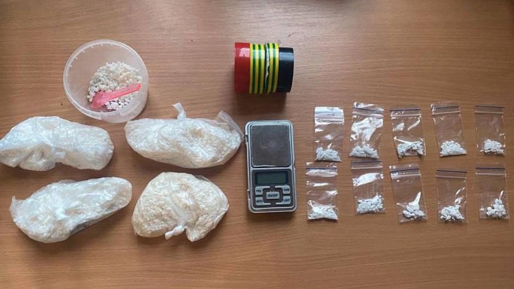 Полиция нашла у двух челябинцев более 700 граммов опасного наркотика