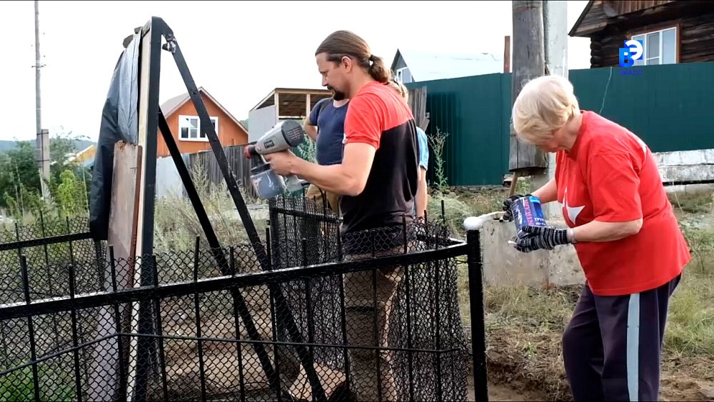 Миасцы приводят в порядок памятники