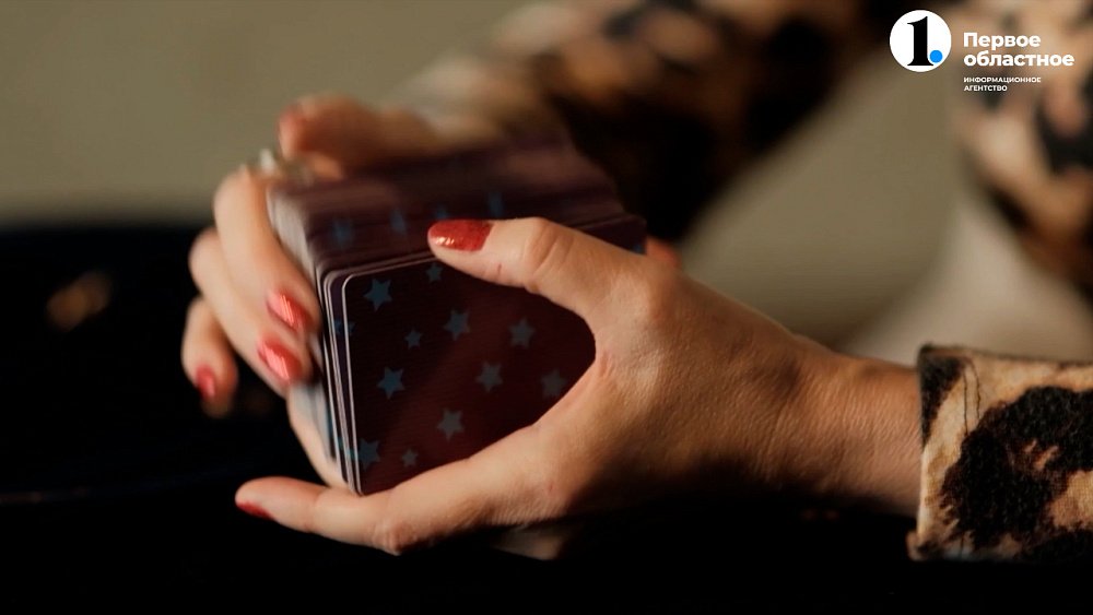 Депутат Госдумы Виталий Милонов хочет запретить гороскопы, гадания и карты таро