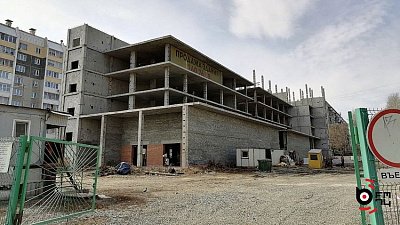 Недостроенное здание на Братьев Кашириных в Челябинске продали за 70 млн рублей