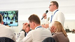 Алексей Текслер выступил за продолжение обновления общественного транспорта в регионах