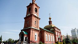 Настоятель Покровского храма превратил заброшенный пустырь в любимое место отдыха копейчан