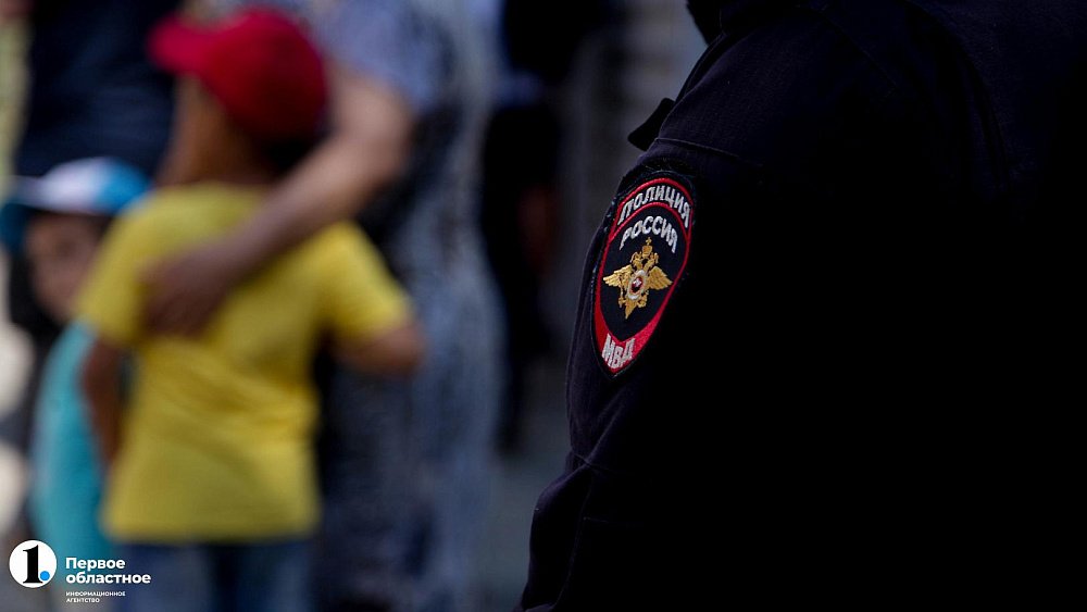 В Челябинске два парня на электросамокате сбили 11‑летнего мальчика и уехали