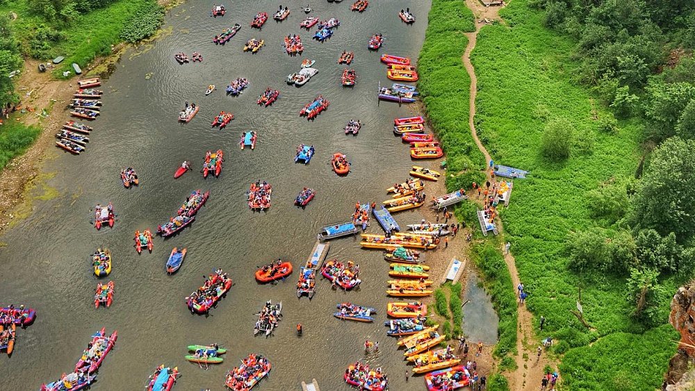 Река Ай в Челябинской области переживает пик туристической активности