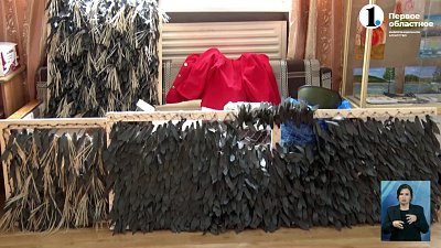 Нязепетровцы шьют массети и делают подушки для раненых бойцов