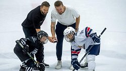 Хоккеист Валерий Ничушкин подарил академии «Трактор» более трех миллионов рублей