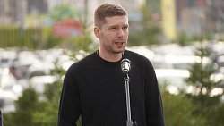 В Челябинске у арены «Трактор» открыли монумент Валерию Белоусову