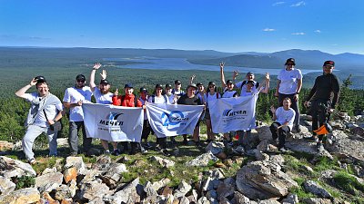 Работники ЧМК покорили хребет Зюраткуль