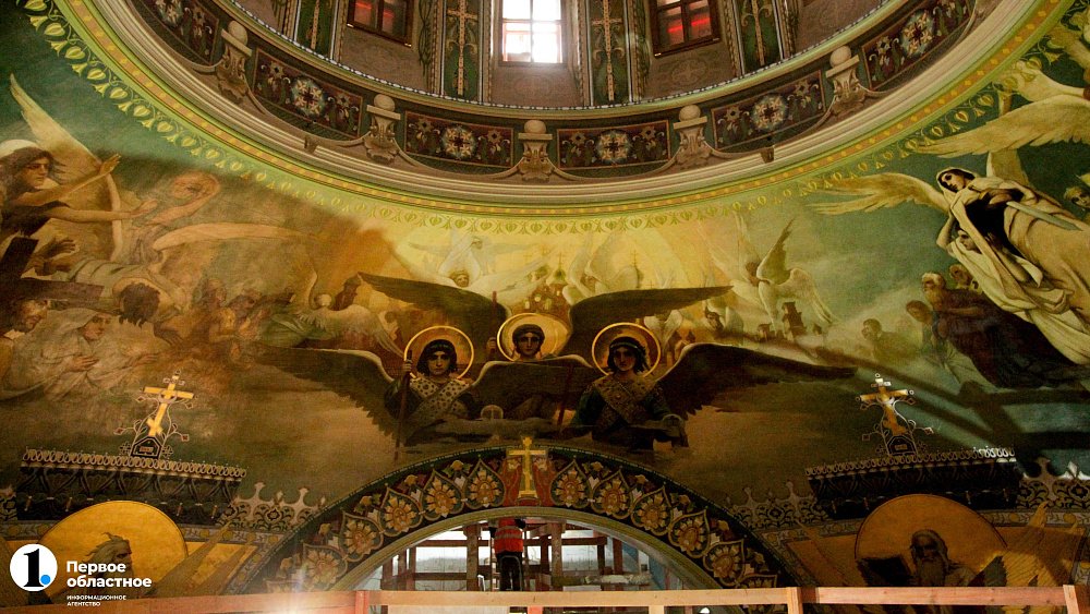 Реставраторы показали внутреннюю роспись храма Александра Невского в Челябинске