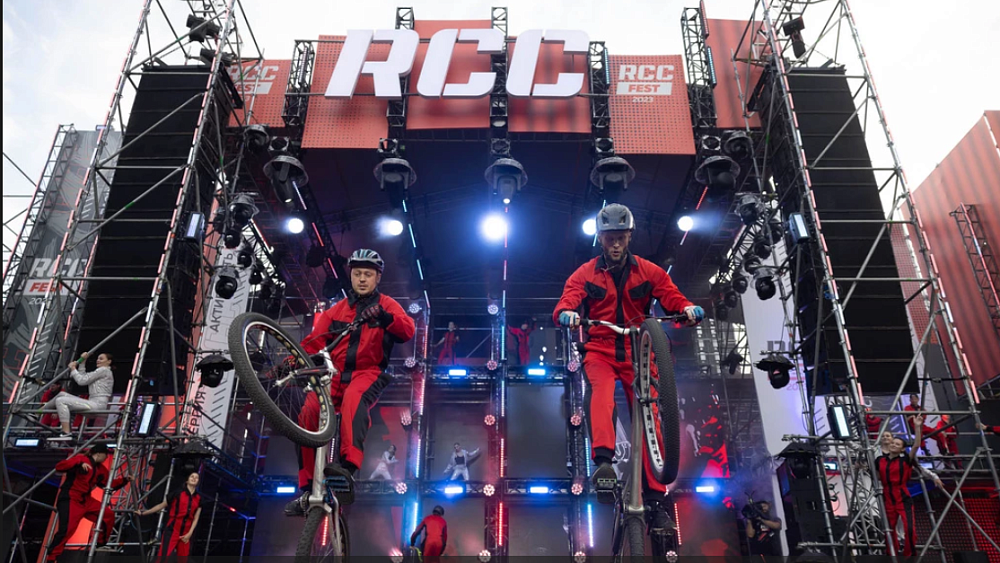 В День города в Челябинске выступят исполнители L'One и Ramil'