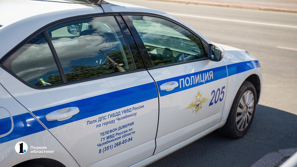 В Челябинске рецидивист украл у мужчины куртку и рюкзак с деньгами