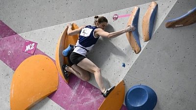 Спортсменка из Миасса завоевала два золота на всероссийском турнире по скалолазанию