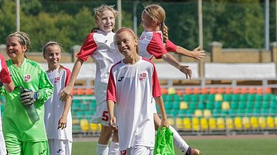 Команда девочек «Челябинск‑ОСШ» заняла третье место в Юношеской футбольной лиге