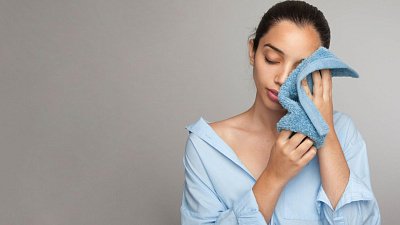 Почему не стоит вытирать лицо полотенцем