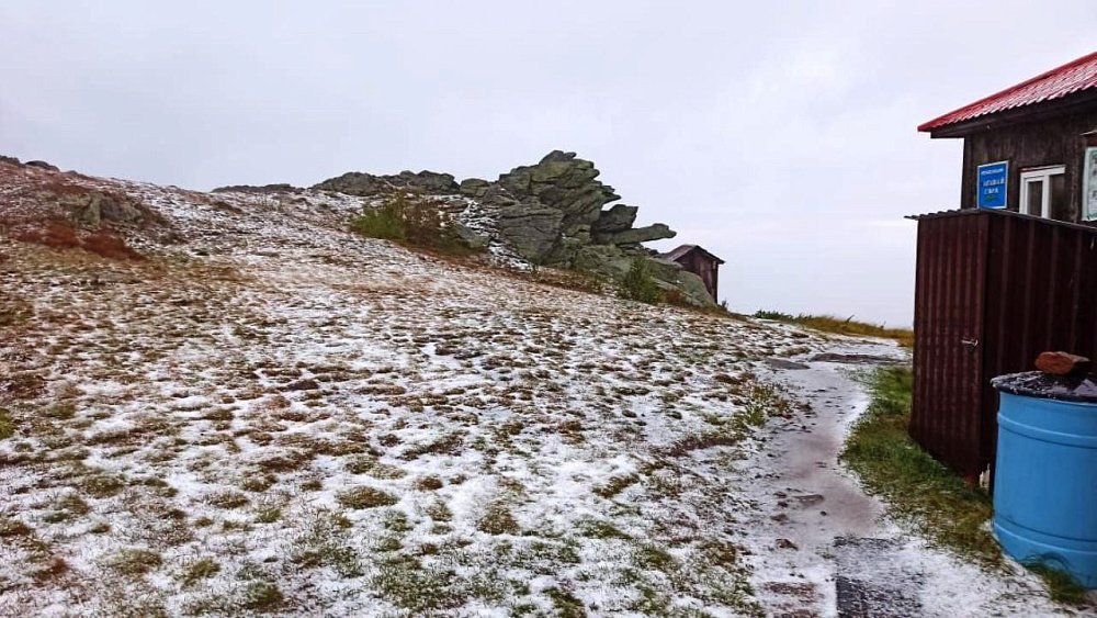 В горах Челябинской области выпал первый снег