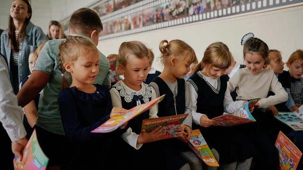 В Челябинской области полицейские и дорожники провели акцию безопасности для первоклассников