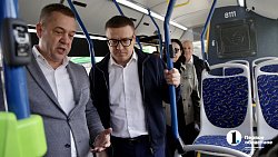 В Челябинске популярные маршруты усиливают новыми автобусами‑гармошками