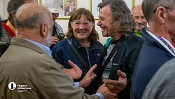 Итальянец Симоне Моро открыл в Челябинске памятную доску погибшему в горах другу