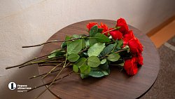 Итальянец Симоне Моро открыл в Челябинске памятную доску погибшему в горах другу