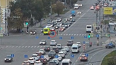 В центре Челябинска автомобиль сбил пешехода