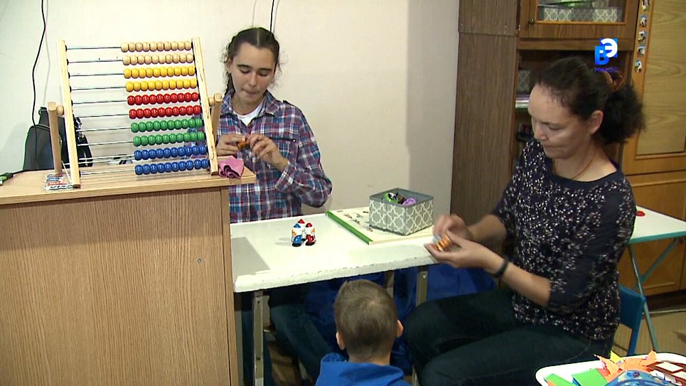 В Миассе организовали благотворительный проект, в котором участвуют мамы и их дети с ОВЗ