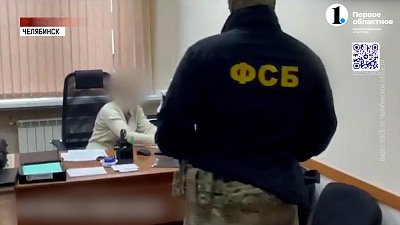 Школьницы решили сжечь ветки на Вечном огне в Чебаркуле