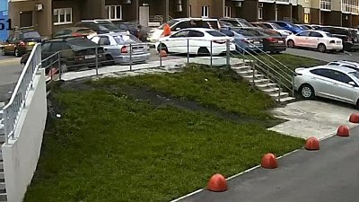 В Челябинске камера видеонаблюдения сняла похищение человека