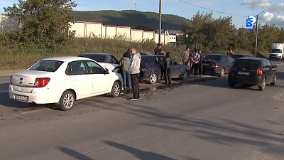 Пять машин столкнулись на Динамовском шоссе