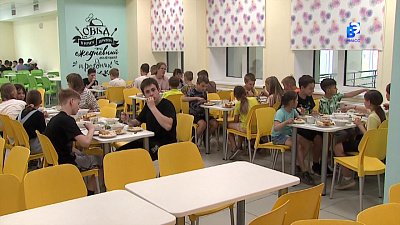 О питании в школах можно узнать на горячей линии