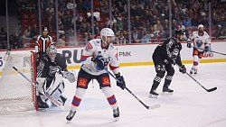 Хоккеисты «Трактора» уступили «Ладе» в первой домашней игре в чемпионате КХЛ