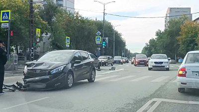 Авария в Советском районе Челябинска попала на видео