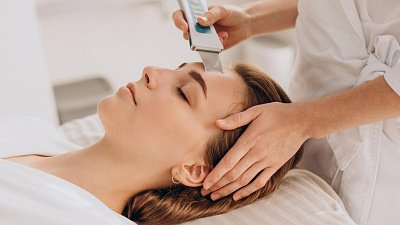 Когда полезна чистка лица ультразвуком