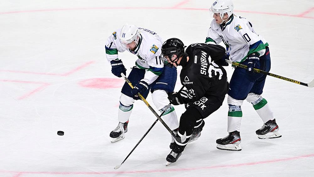 Челябинский клуб «Белые медведи» одержал третью победу в чемпионате МХЛ