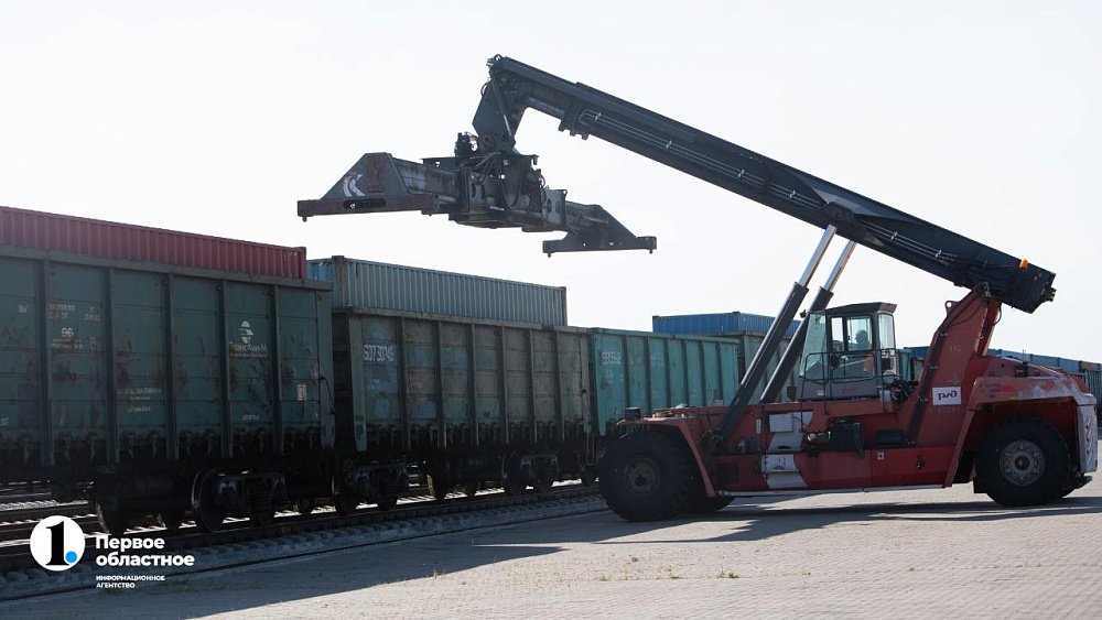 С ТЛК «Южноуральский» отправили в Иран 27 контейнеров с электрооборудованием