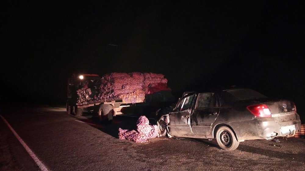 Водитель «Датсуна» погиб при столкновении с трактором в Челябинской области