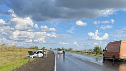 Три человека погибли в массовой лобовой аварии на трассе в Челябинской области