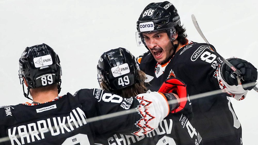 Хоккеисты «Трактора» победили в уральском дерби «Автомобилист»