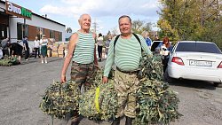 Фуру с двумя внедорожниками отправили бойцам СВО из Миасса