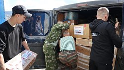 Фуру с двумя внедорожниками отправили бойцам СВО из Миасса