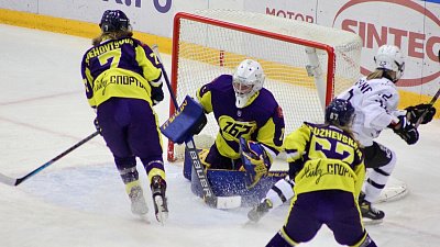 Хоккейный клуб «Белые медведицы» с победы стартовал в чемпионате ЖХЛ