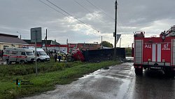 В Челябинской области водитель КамАЗа погиб в ДТП с тремя машинами