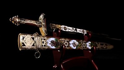 Главе КНДР Ким Чен Ыну во время визита в Россию подарили меч из Златоуста