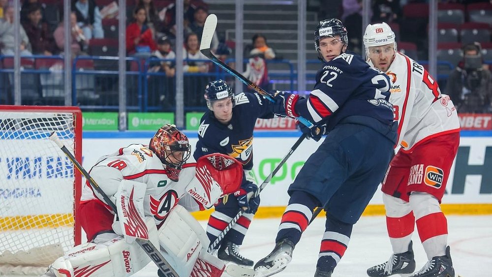 Хоккейный клуб «Металлург» снова выиграл уральское дерби у «Автомобилиста»