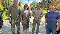 Челябинский вице‑губернатор вручил подарки раненым бойцам в ДНР