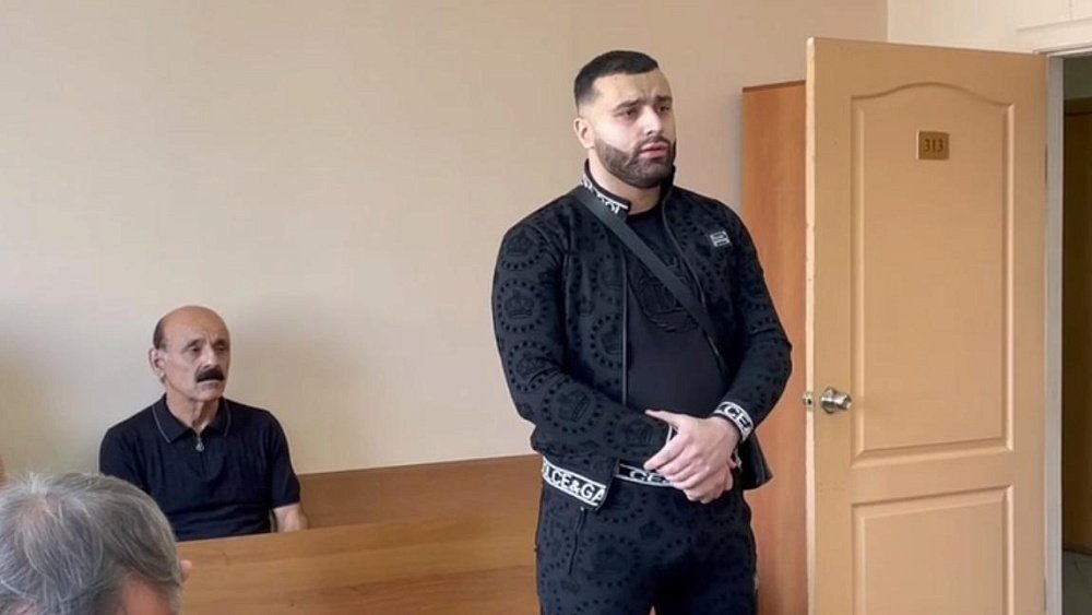 Челябинский суд снял обвинение в мошенничестве с блогера Альфреда Джавадова