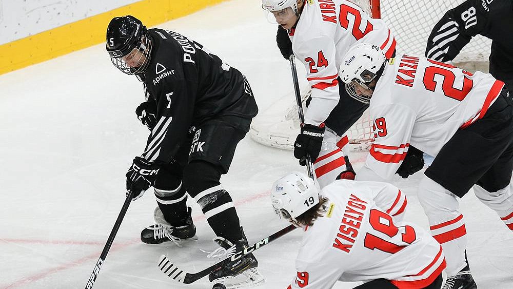 Хоккейный клуб «Белые медведи» разгромил пермский «Молот» в чемпионате МХЛ