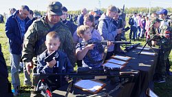 Фестиваль «Броня Танкограда» под Чебаркулем собрал восемь тысяч зрителей