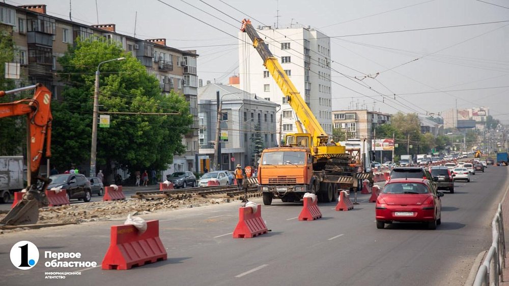 На главных челябинских магистралях ограничили движение из‑за ремонта трамвайных путей
