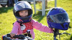 В Карабаше закрыли мотосезон байкерской свадьбой